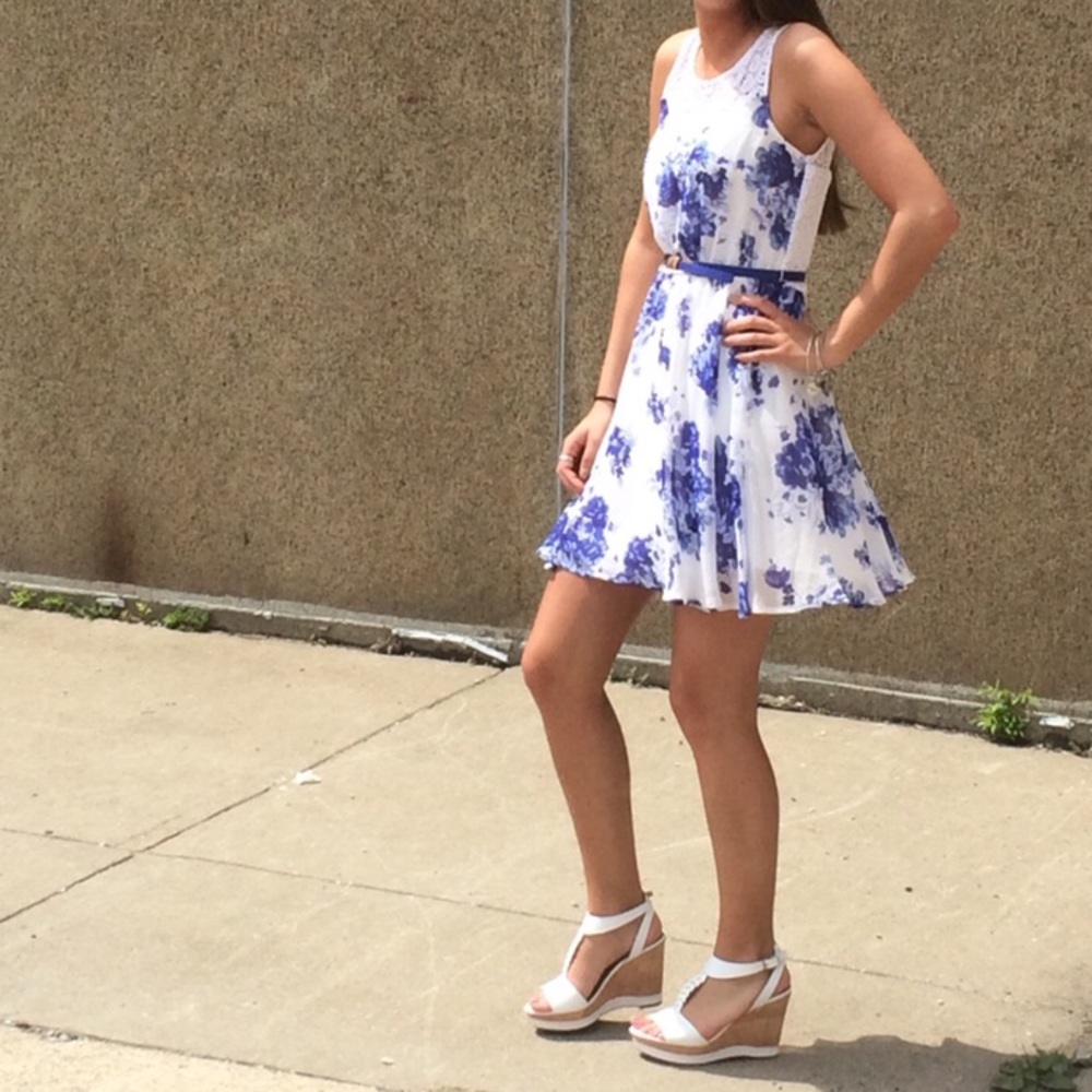 Dress - Picture 6 of 6